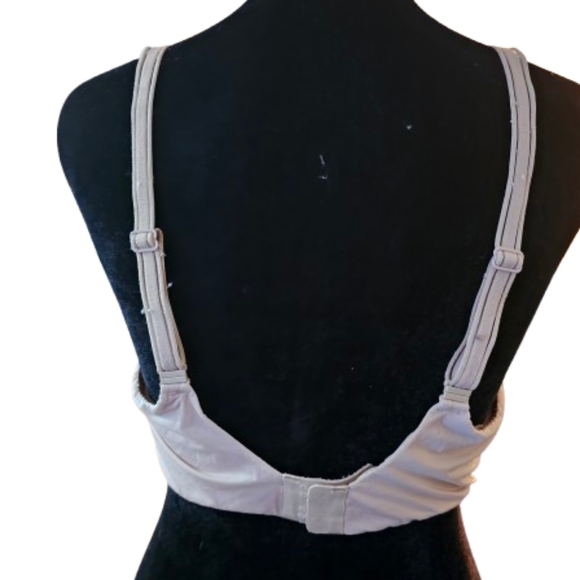 Victoria's Secret Beige Underwire Bra - Picture 2 of 3